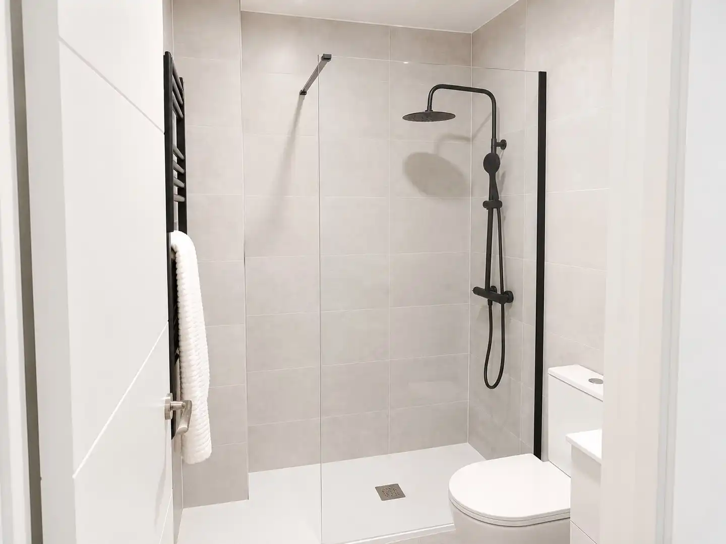 Bathroom of Ground floor for sale in Madrid