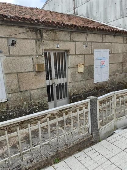 Vista exterior de Casa o xalet en venda en Forcarei amb Jardí privat