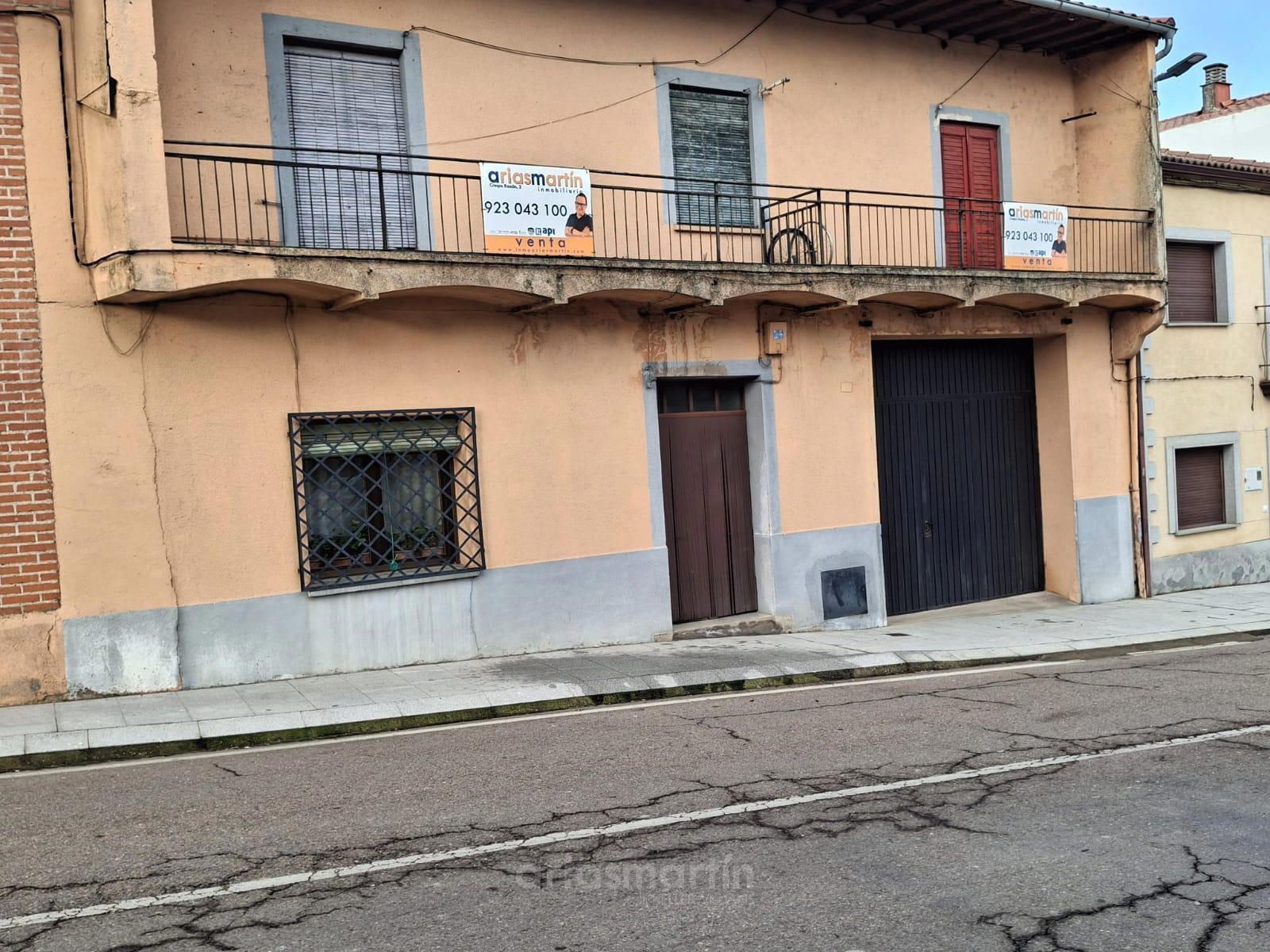 Vista exterior de Pis en venda en Linares de Riofrío amb Terrassa