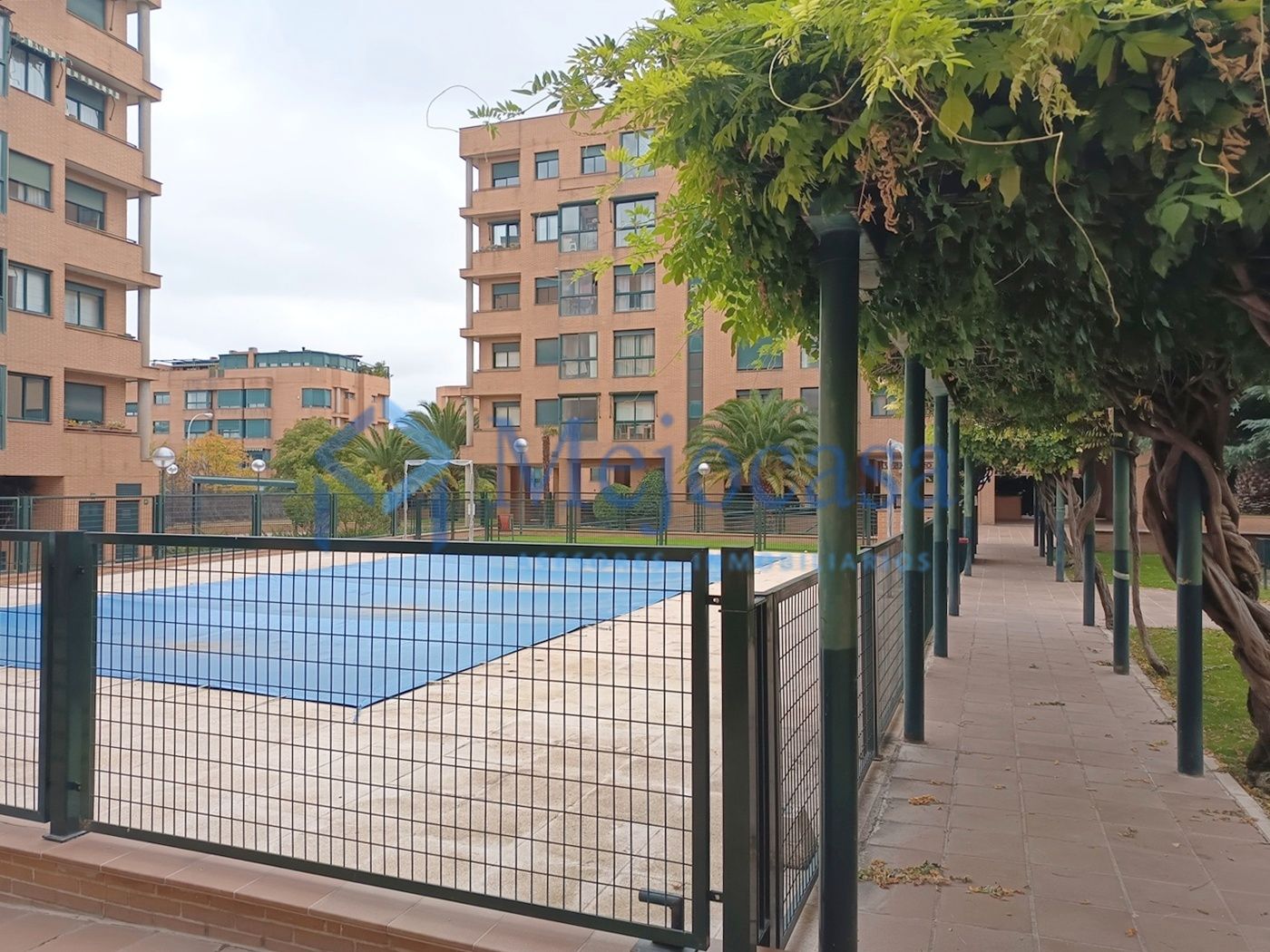 Piscina de Pis en venda en  Madrid Capital amb Aire condicionat, Calefacció i Jardí privat