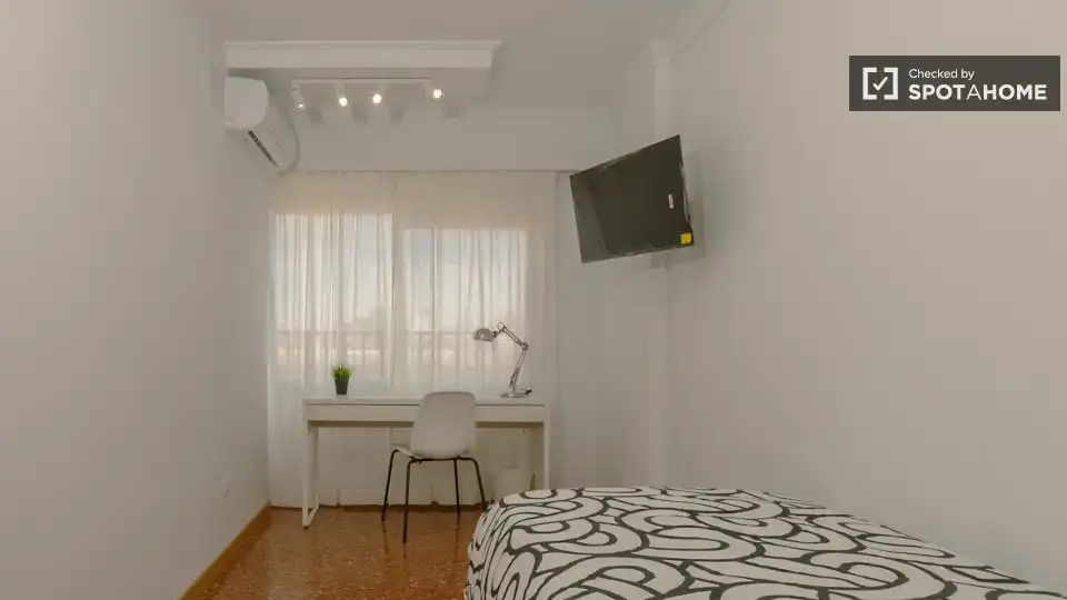 Habitación de Piso de alquiler en Burjassot con Aire acondicionado, Calefacción y Amueblado
