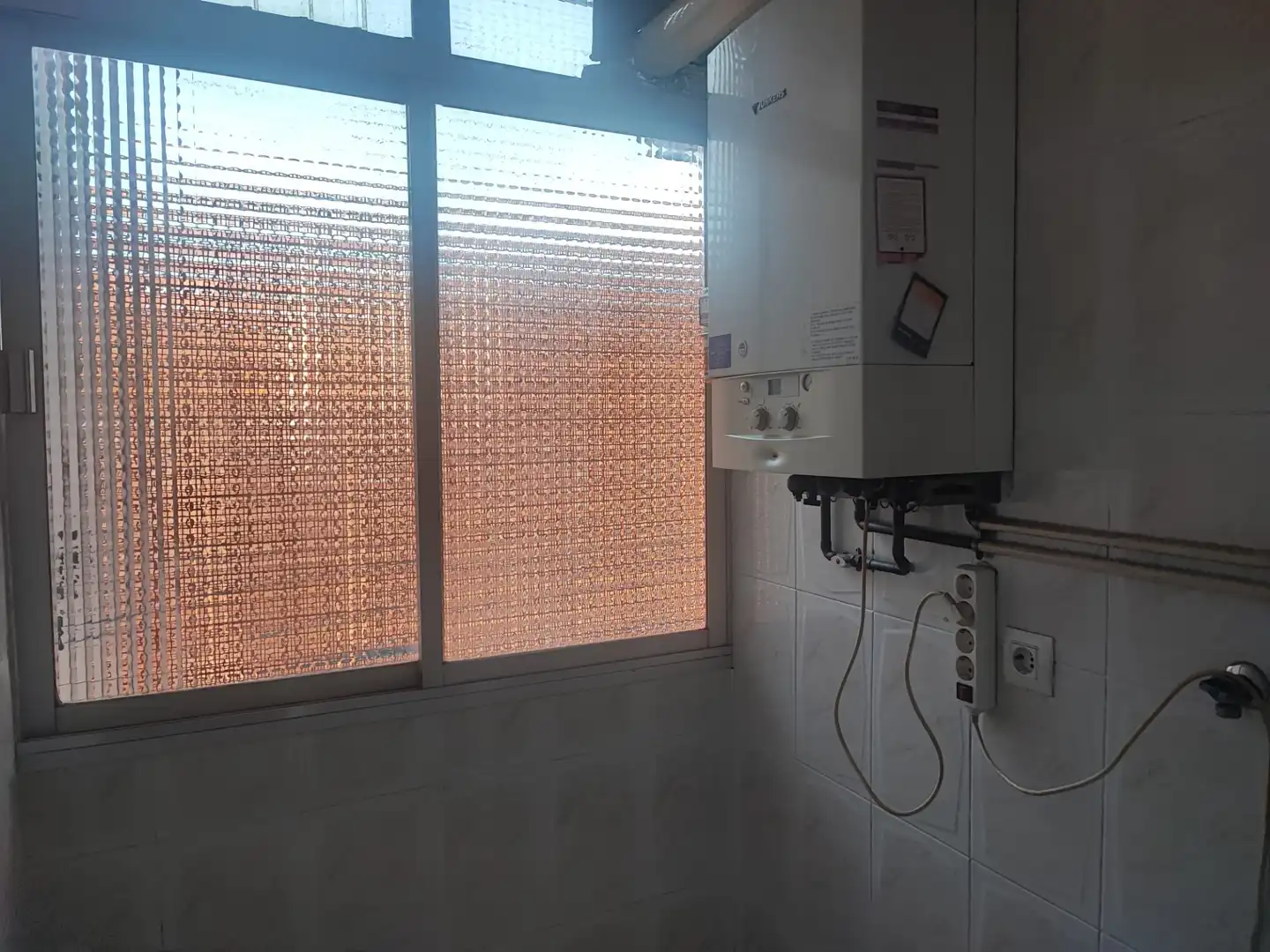 Bathroom of Flat for sale in Tarragona  with Air Conditioner, Heating and Oven