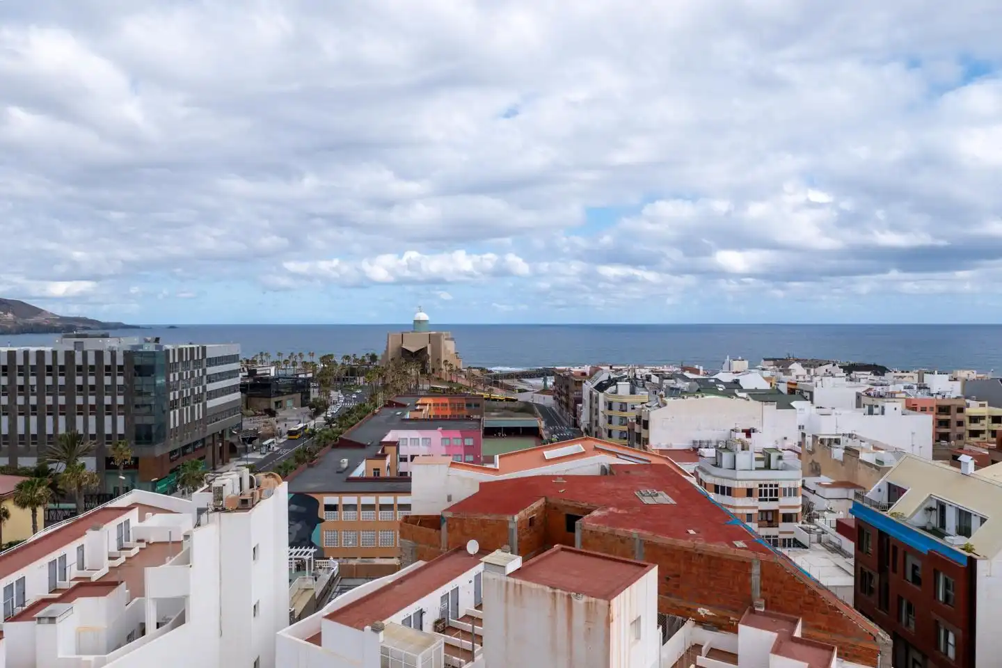 Vista exterior de Piso en venta en Las Palmas de Gran Canaria con Terraza y Amueblado