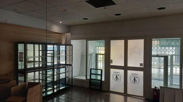 Local comercial en Venta en Juan Sebastian Elcano en El Palo