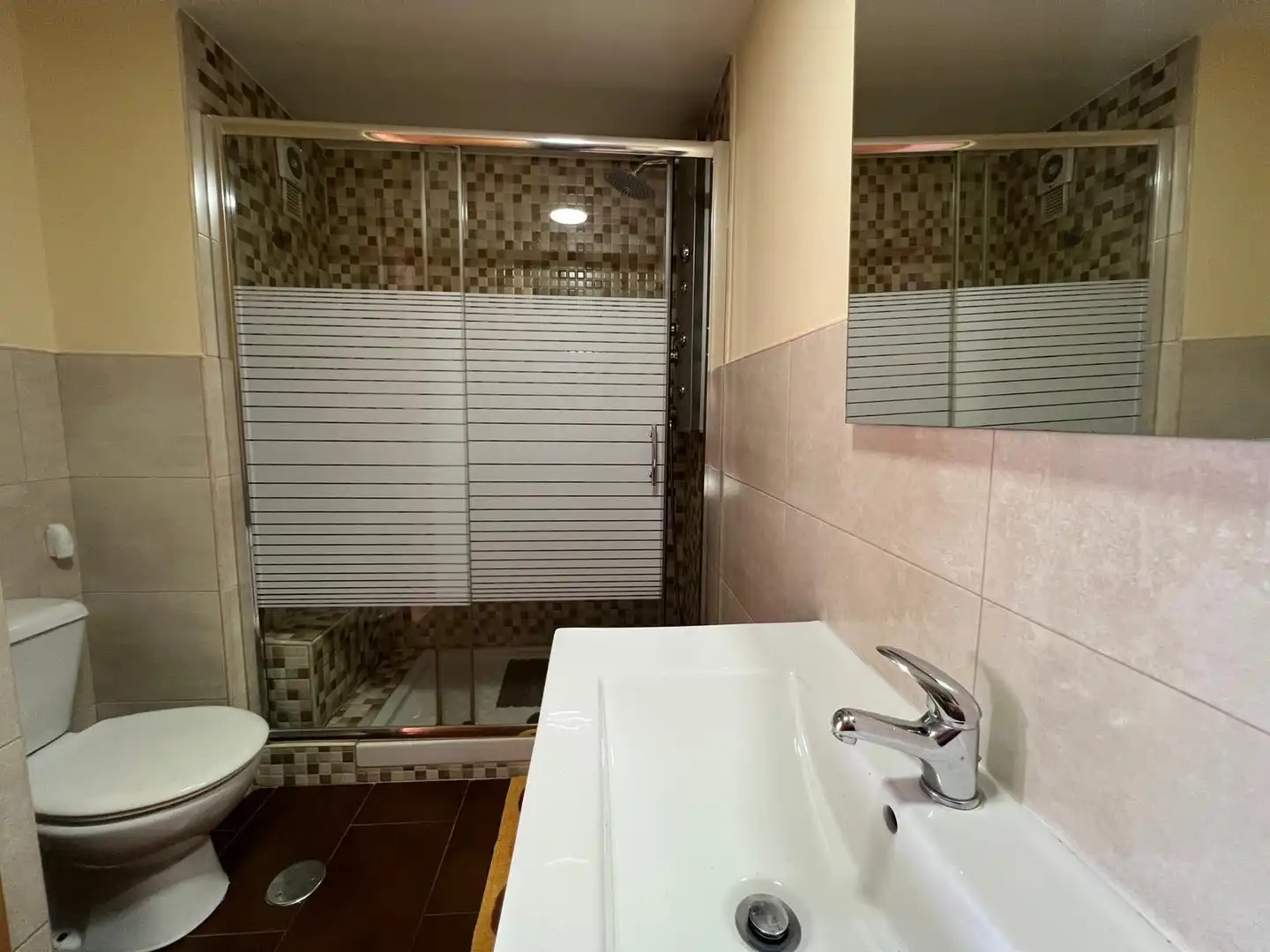 Badezimmer von Wohnung zur Miete in Córdoba mit Klimaanlage, Terrasse und Möbliert