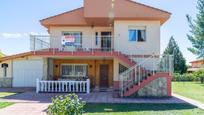 Außenansicht von Haus oder Chalet zum verkauf in Valencia de Don Juan mit Terrasse und Schwimmbad