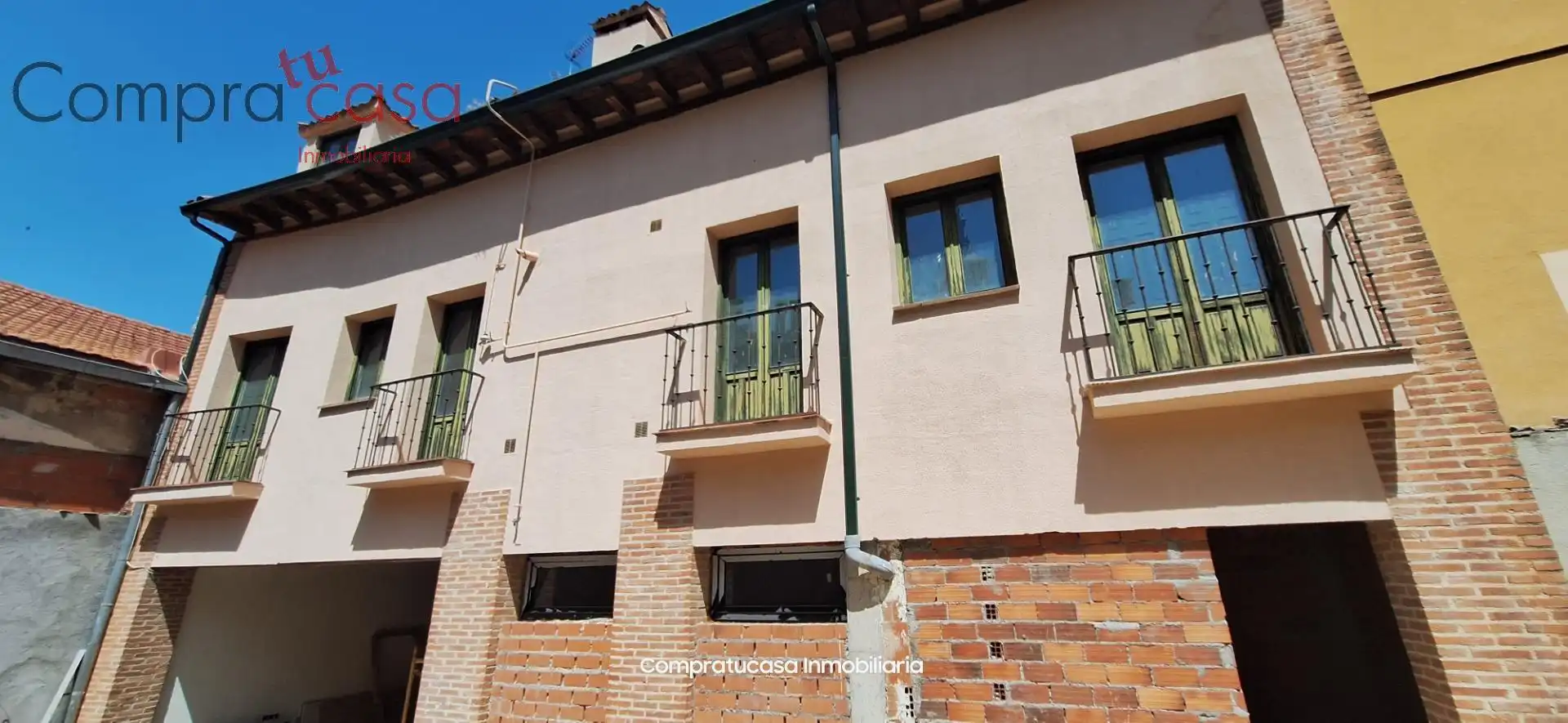 Vista exterior de Dúplex en venda en Segovia amb Calefacció, Jardí privat i Parquet
