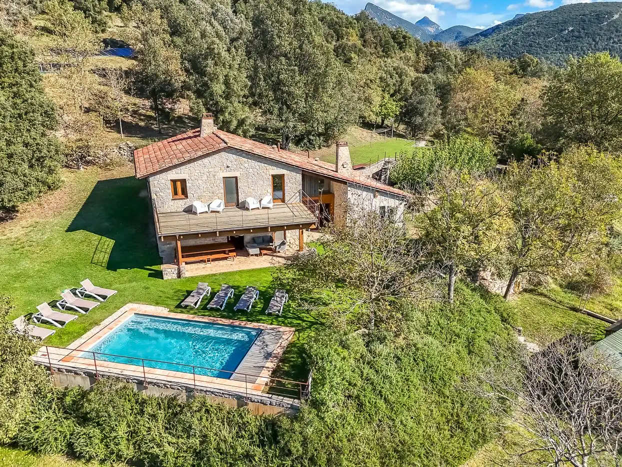 Garden of Country homes for sale in Montagut i Oix  with Private garden, Terrace and Swimming Pool