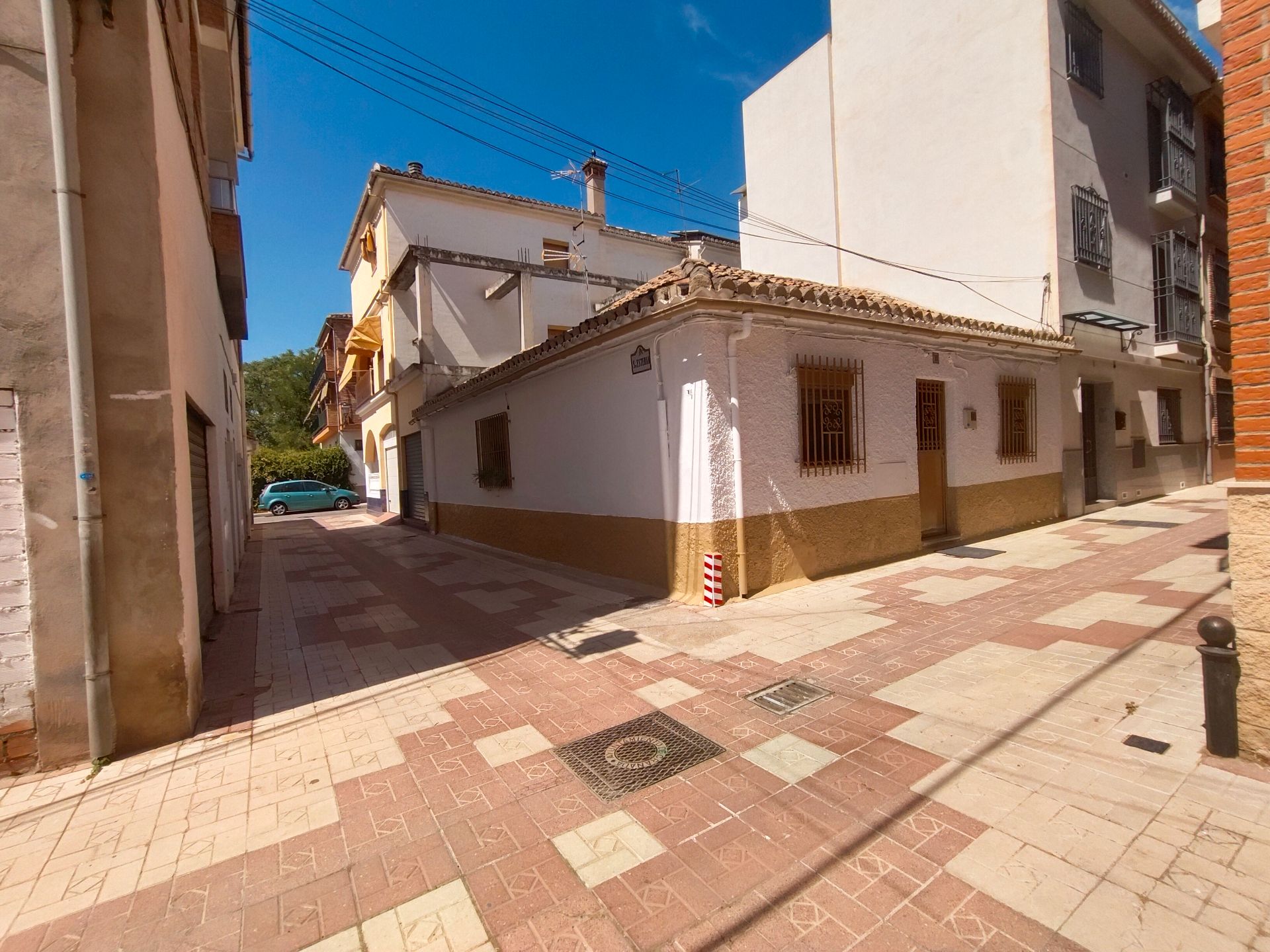 Exterior view of House or chalet for sale in  Granada Capital  with Air Conditioner and Furnished