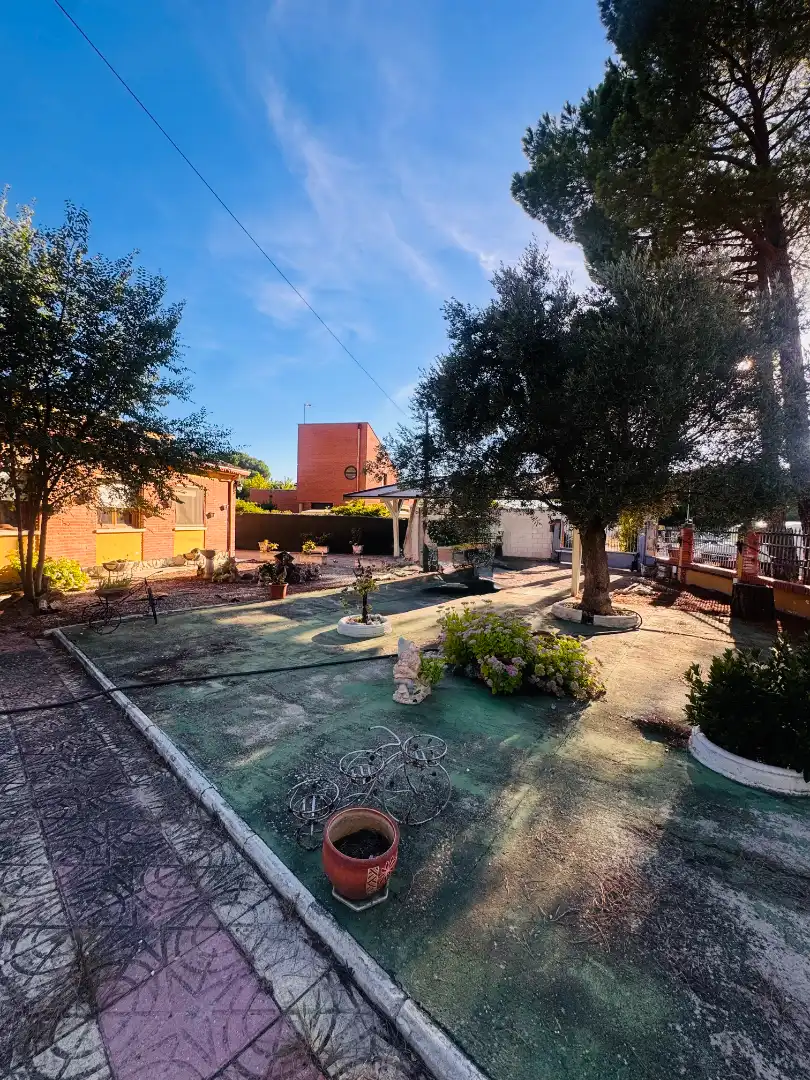 Chalet con piscina en venta en Carretera Aldeamayor, imagen 4