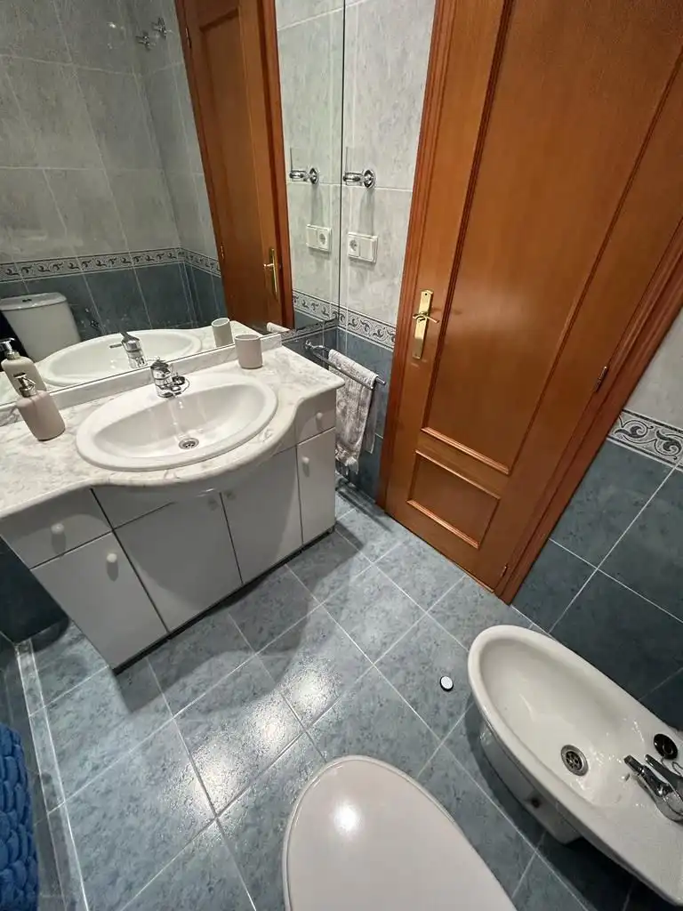 Badezimmer von Wohnung zum Verkauf in Valencia mit Klimaanlage, Heizung und Parkett