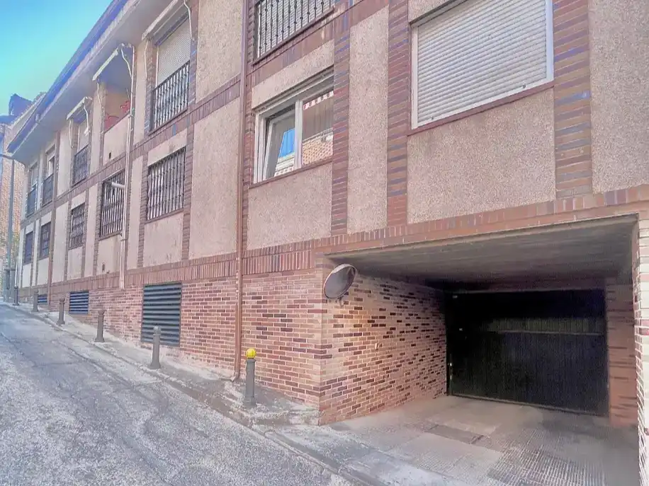 Aparcament de Pis en venda en Las Rozas de Madrid amb Balcó