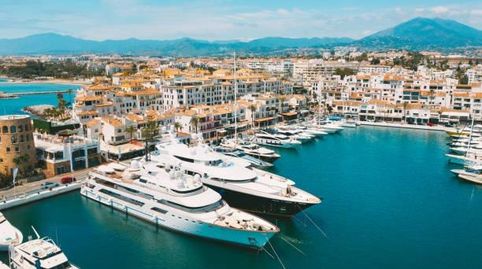 Foto 2 de Edifici en venda a Puerto Banús, Marbella