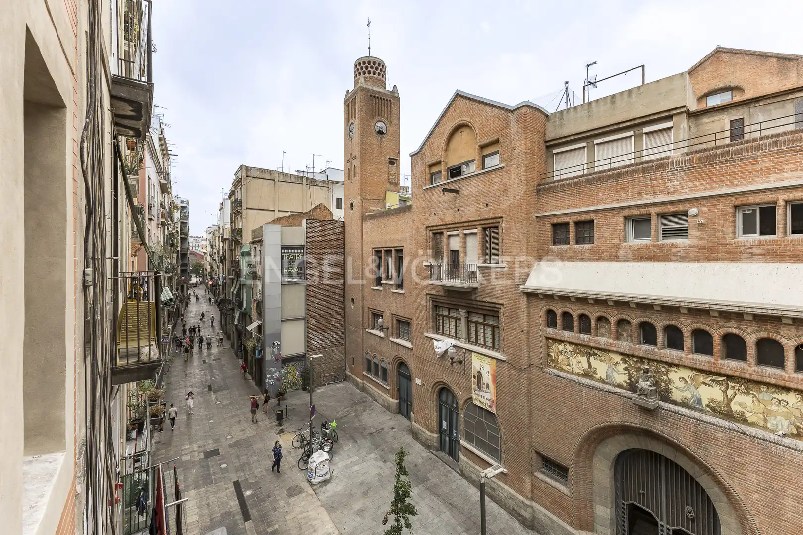 Vista exterior de Edificio en venta en Barcelona