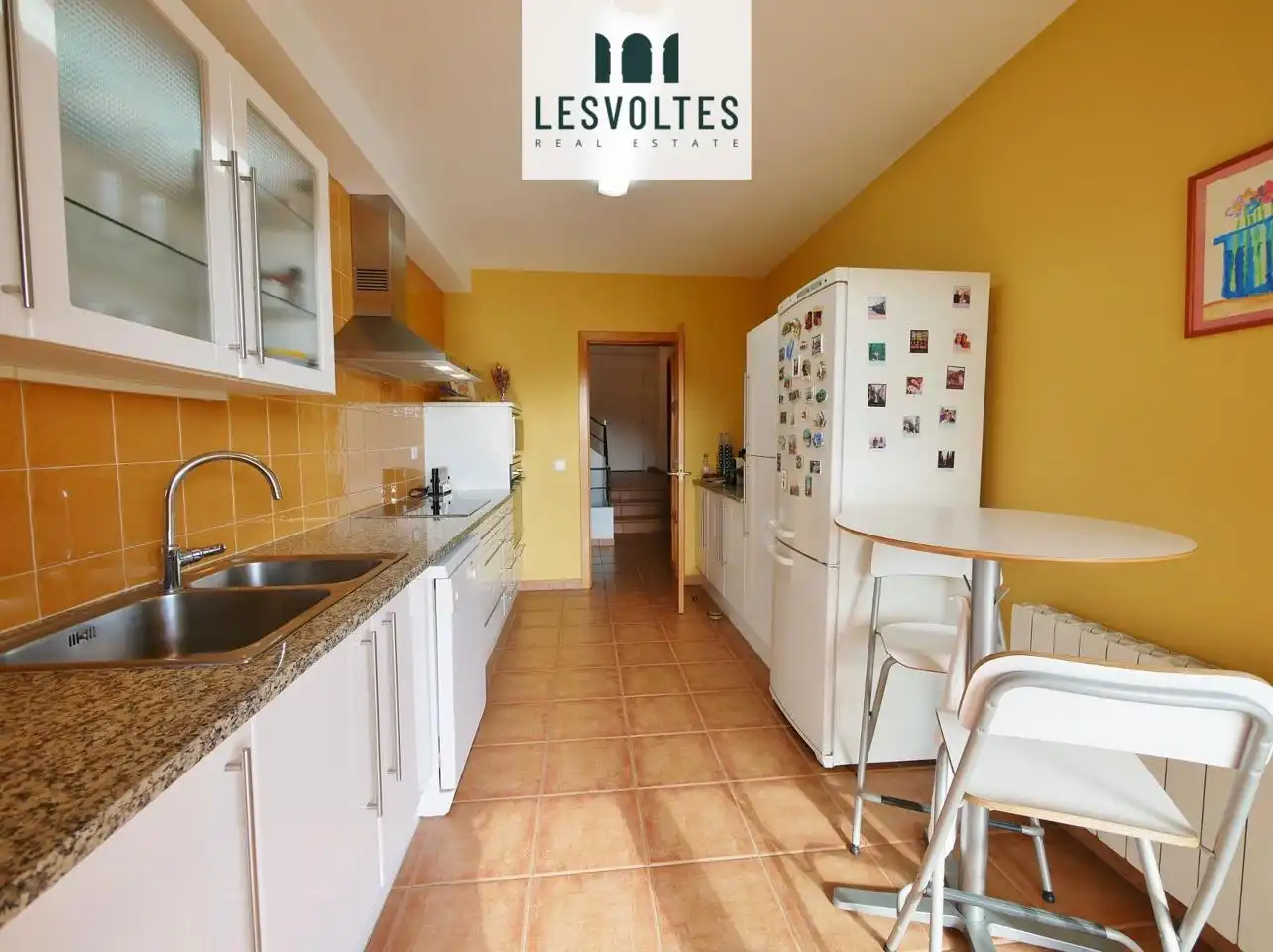 Küche von Einfamilien-Reihenhaus zum Verkauf in Palafrugell mit Heizung, Privatgarten und Terrasse