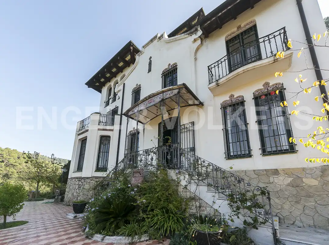 Außenansicht von Haus oder Chalet zum Verkauf in Barcelona mit Heizung, Terrasse und Abstellraum