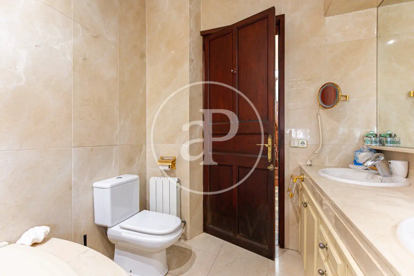 Houses for sale in Carrer de Victorio Luzuriaga, Sant Agustí