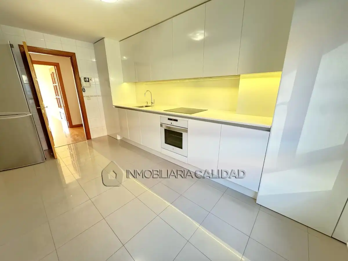 Kitchen of Flat for rent in Burgos  with Heating and Storage room