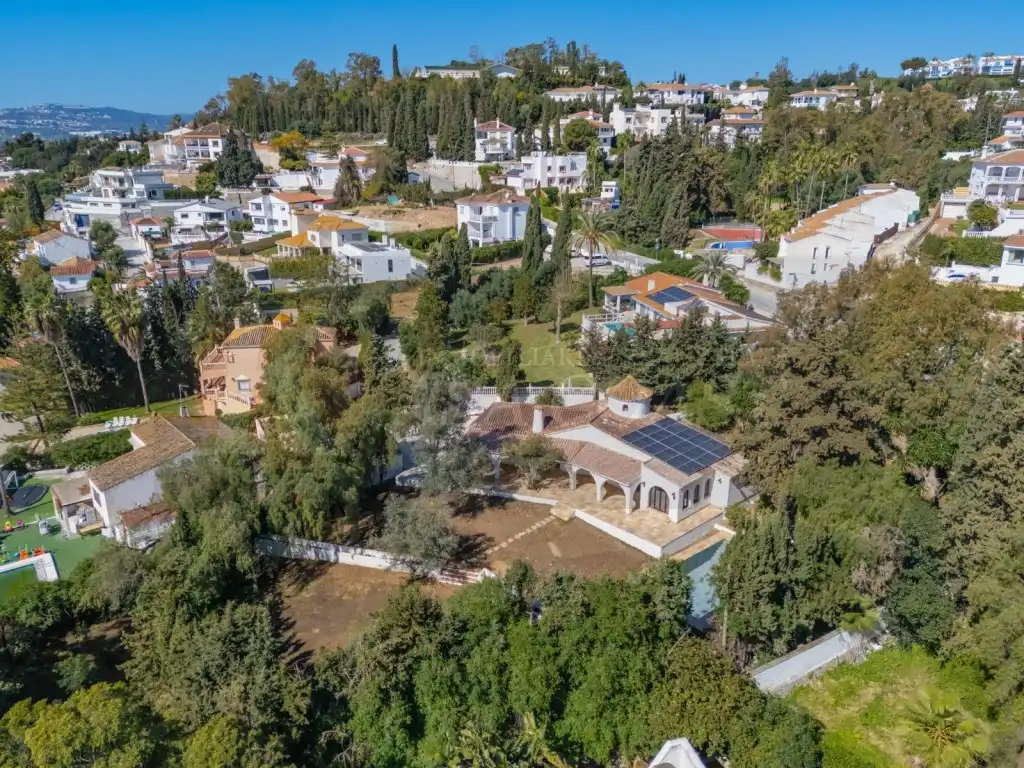 Vista exterior de Casa o xalet en venda en Mijas amb Aire condicionat, Jardí privat i Terrassa
