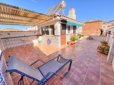 Casa rustica con balcone in vendita a Riogordo
