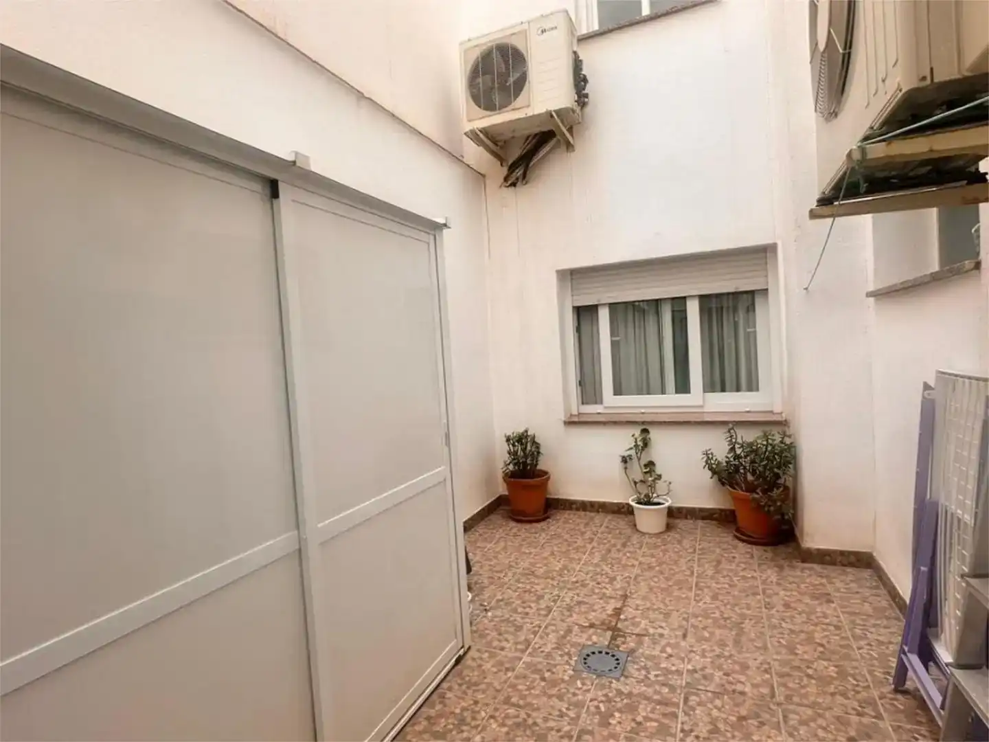 Vista exterior de Pis en venda en Estepona amb Aire condicionat, Terrassa i Balcó