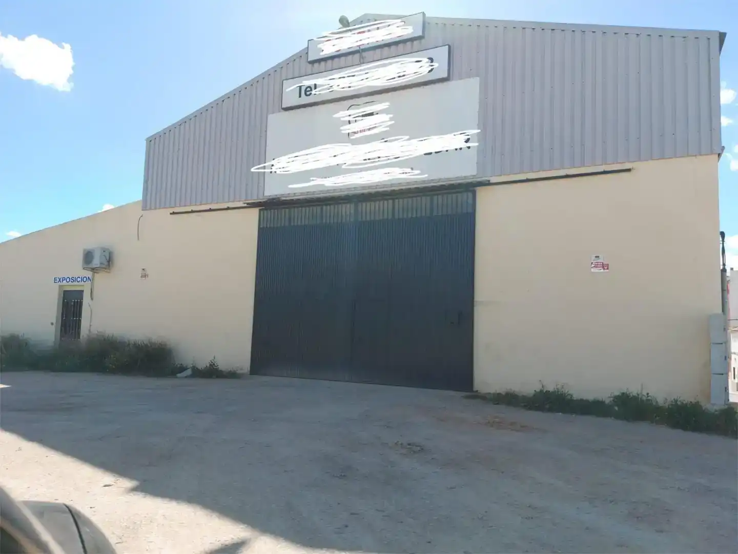 Vista exterior de Nau industrial de lloguer en La Roda