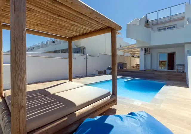 Piscina de Casa o xalet en venda en Zahara de los Atunes amb Aire condicionat, Jardí privat i Terrassa