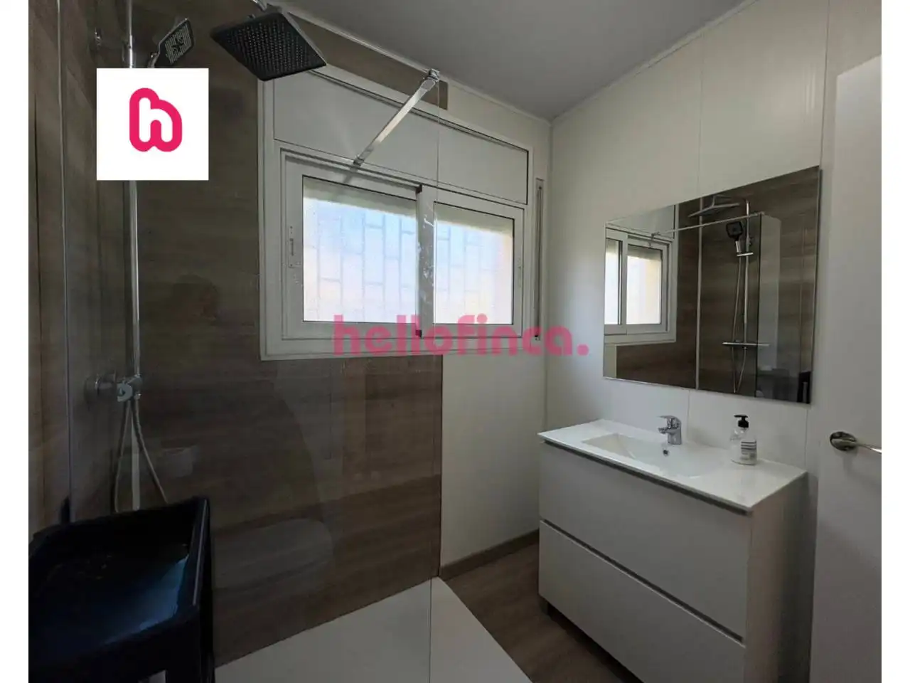 Bathroom of Houses for sale in La Torre de Claramunt  with Air Conditioner, Heating and Private garden