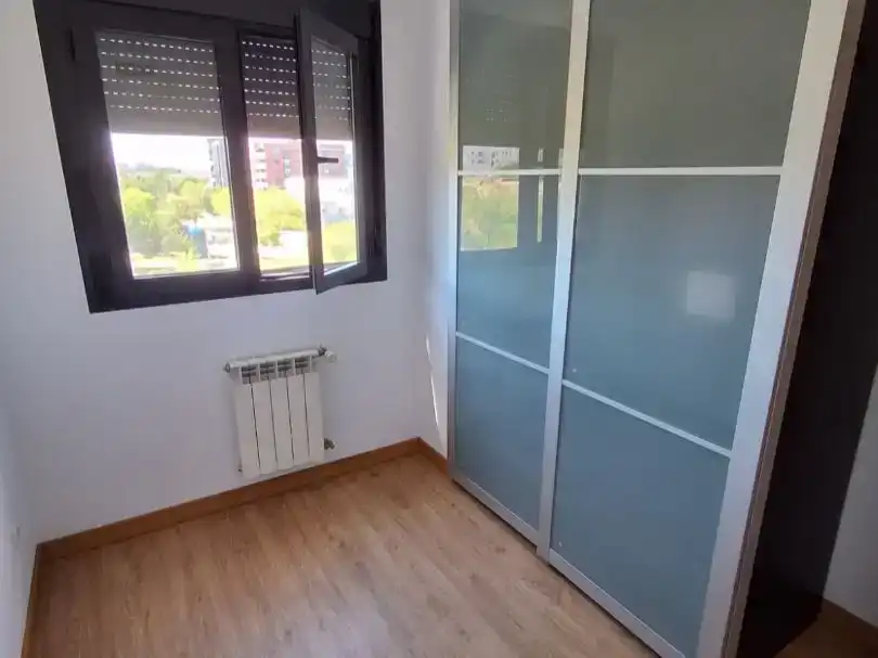 Bedroom of Flat for sale in  Madrid Capital  with Air Conditioner and Swimming Pool