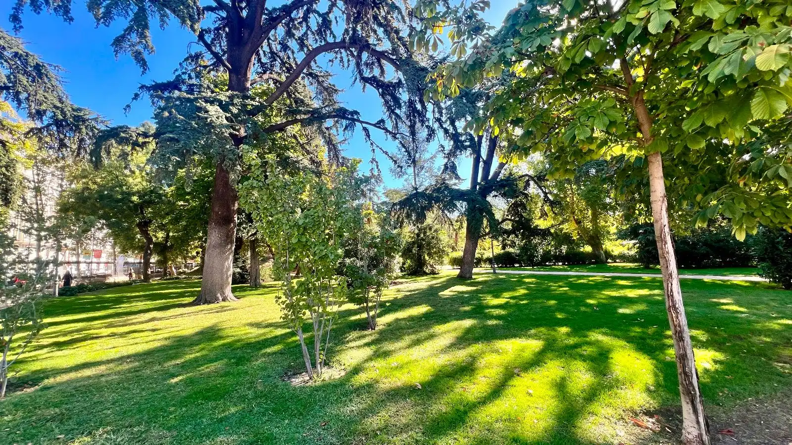 Jardín de Piso en venta en Madrid con Calefacción y Alarma