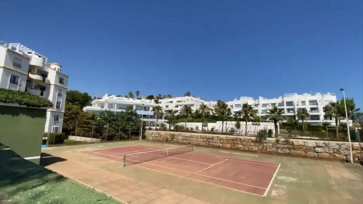 Vista exterior de Planta baixa en venda en Benalmádena amb Aire condicionat, Calefacció i Piscina