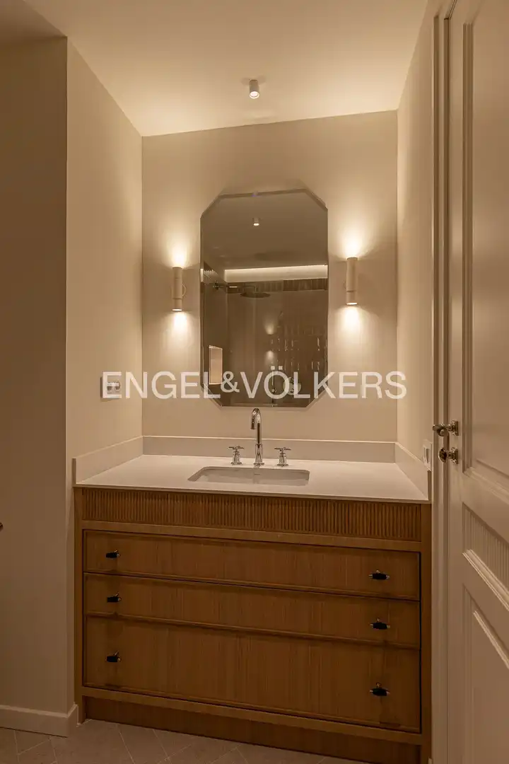 Bathroom of Flat for rent in Madrid  with Air Conditioner, Heating and Terrace