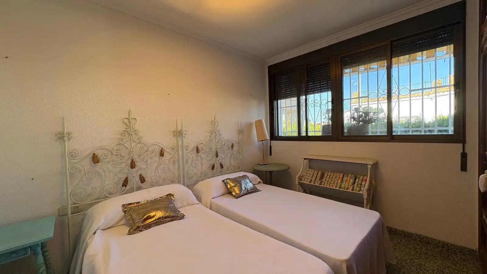 Bedroom of Houses for sale in L'Eliana  with Air Conditioner, Terrace and Storage room