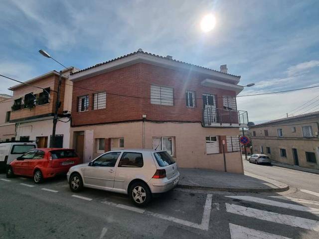 Edificio en Venta en C/ De la Font Del Ferro en Ca n'Oriol