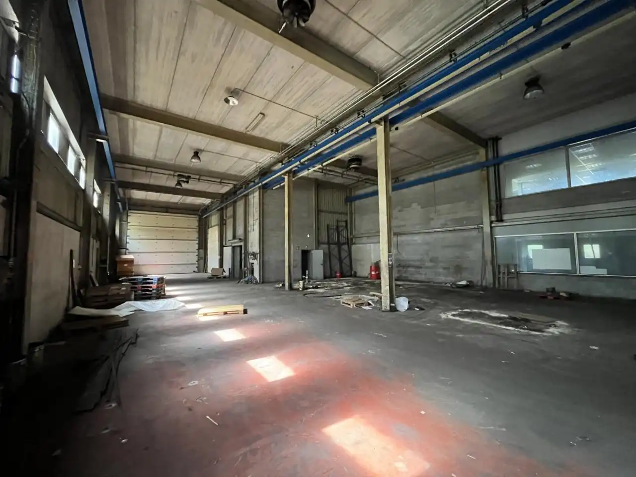 Nave industrial en venta en Manlleu con Alarma