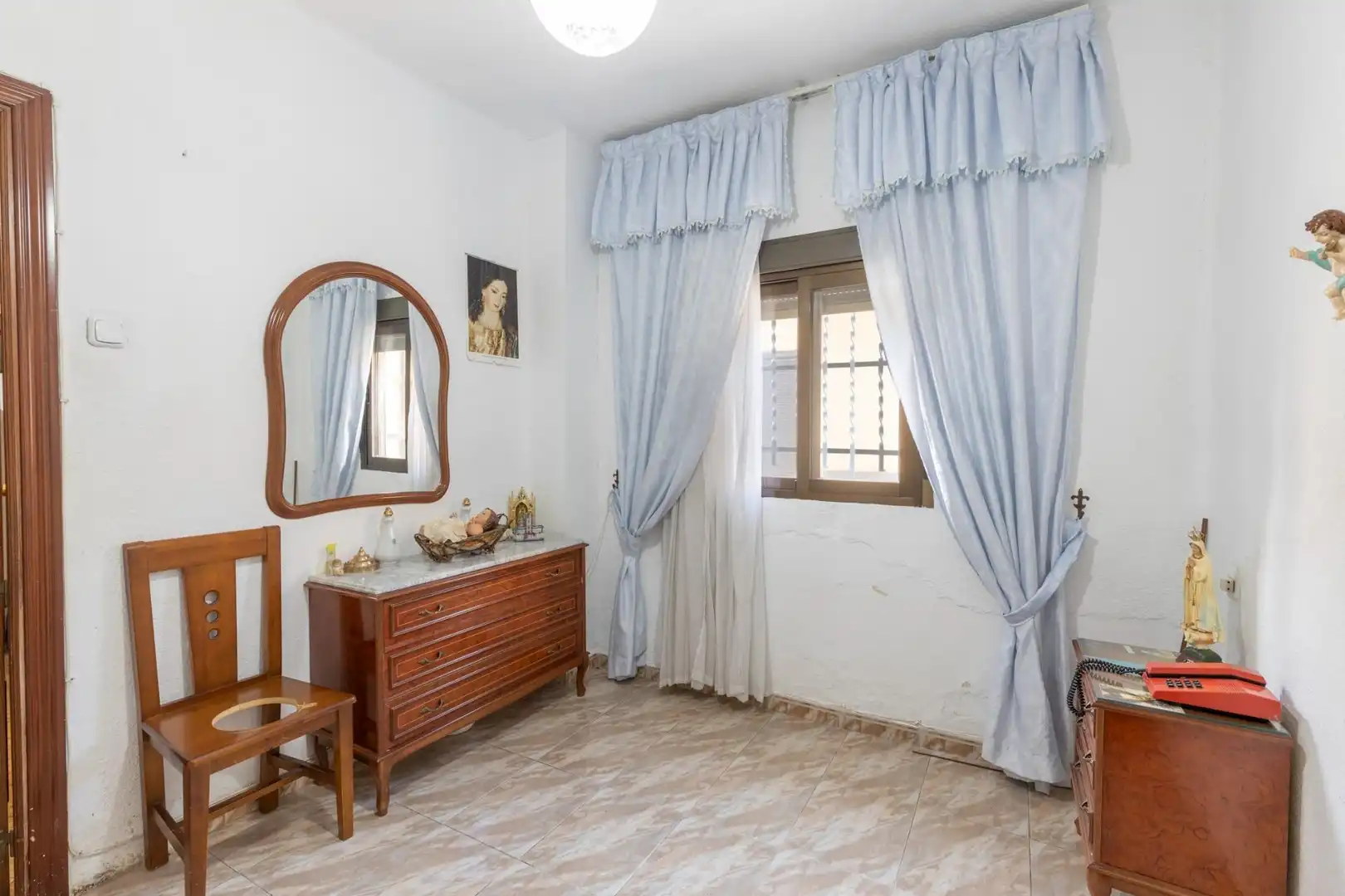 Dormitori de Finca rústica en venda en Villa de Otura amb Aire condicionat, Terrassa i Traster