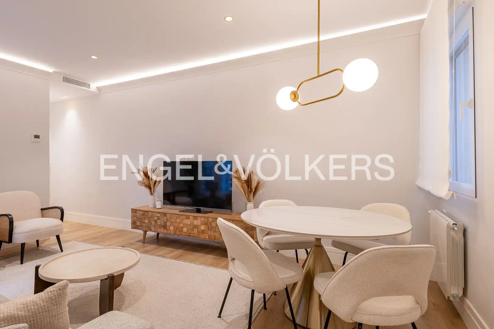 Dining room of Flat for sale in Madrid  with Air Conditioner, Heating and Furnished