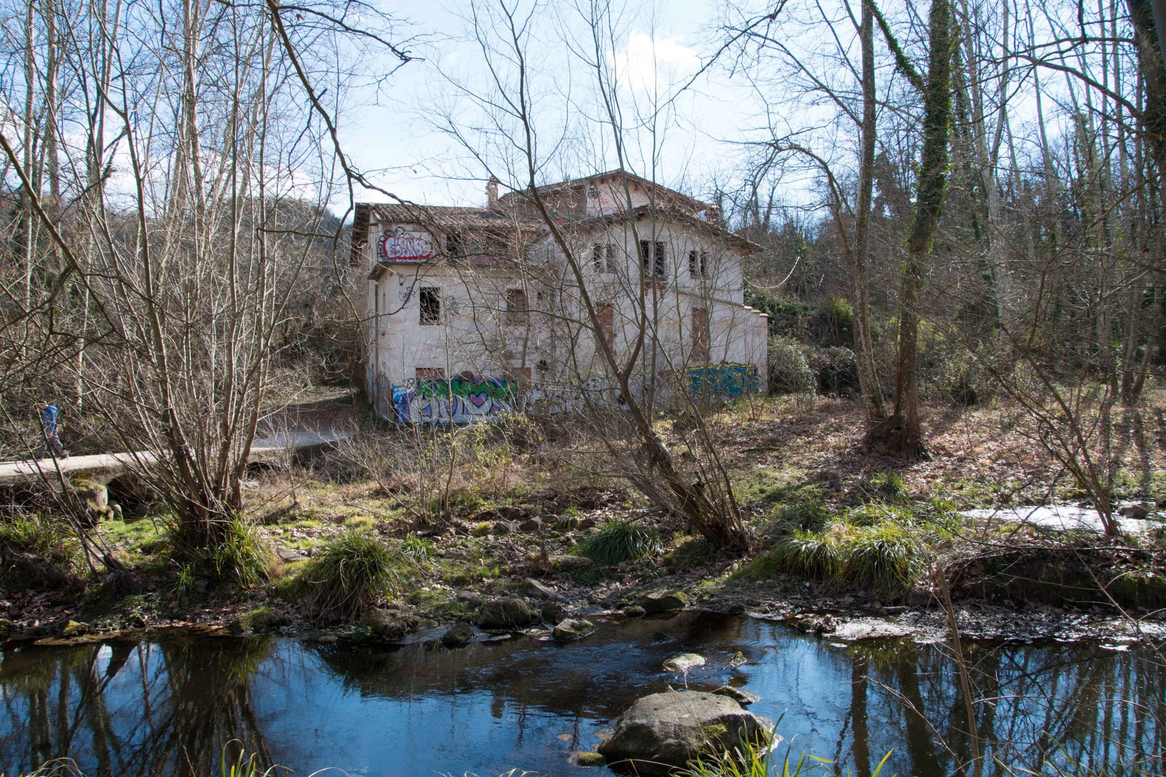 Exterior view of House or chalet for sale in Olot  with Private garden and Storage room