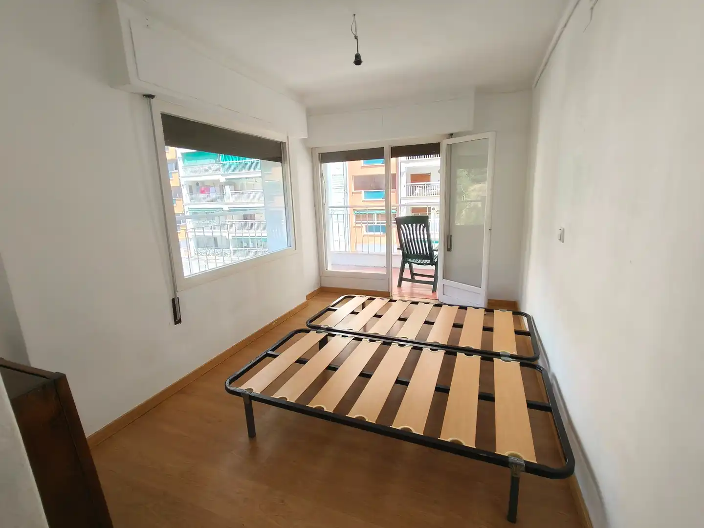 Dormitori de Pis en venda en Calella amb Parquet, Terrassa i Forn