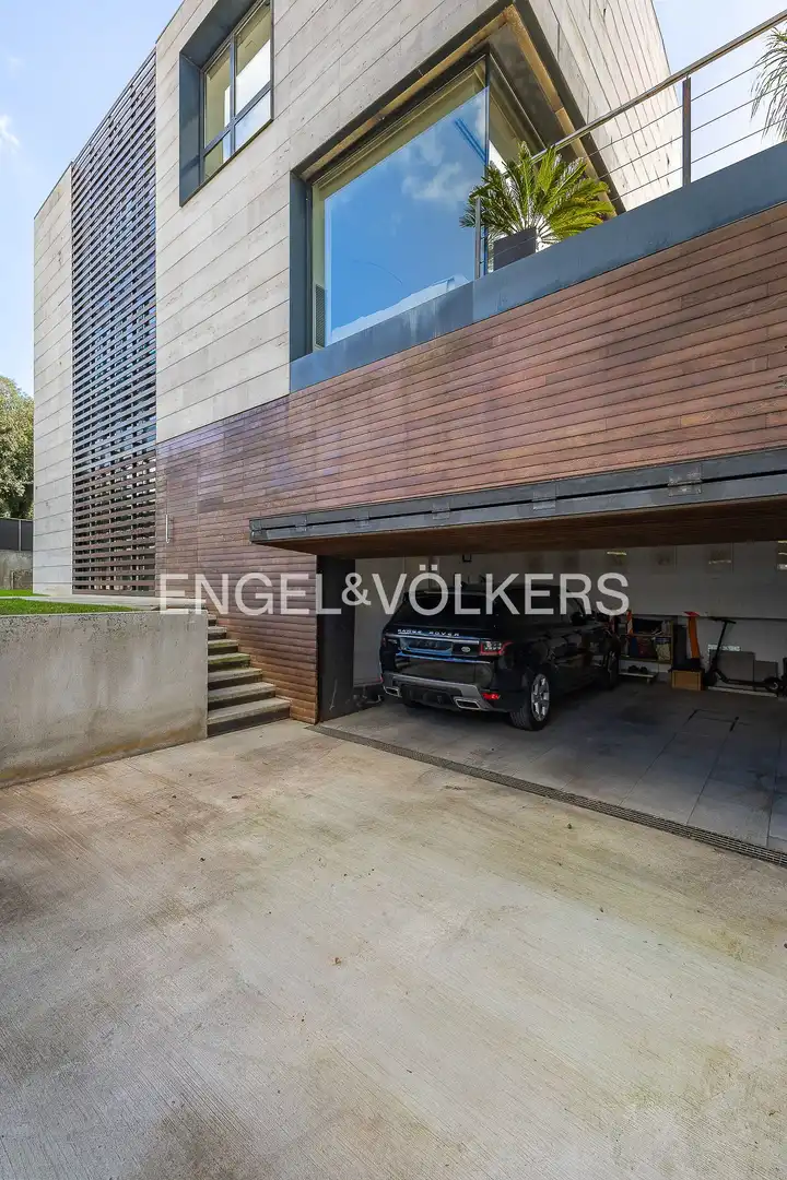 Exterior view of Houses for sale in Sant Cugat del Vallès  with Air Conditioner, Heating and Private garden