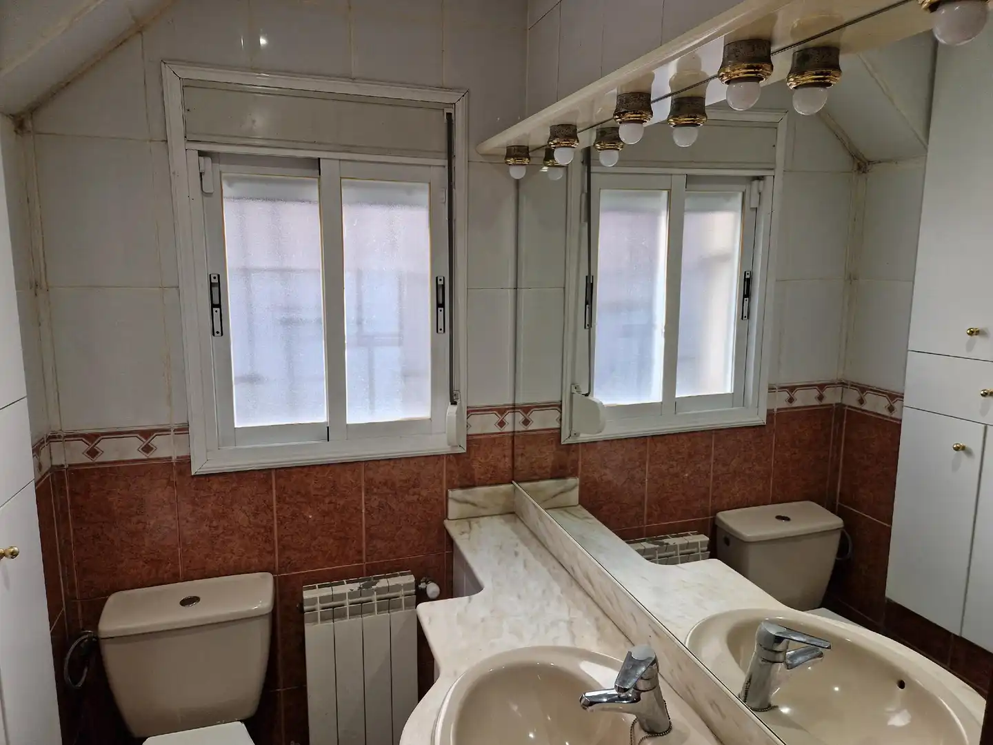 Badezimmer von Wohnung zum Verkauf in Lleida mit Heizung und Abstellraum