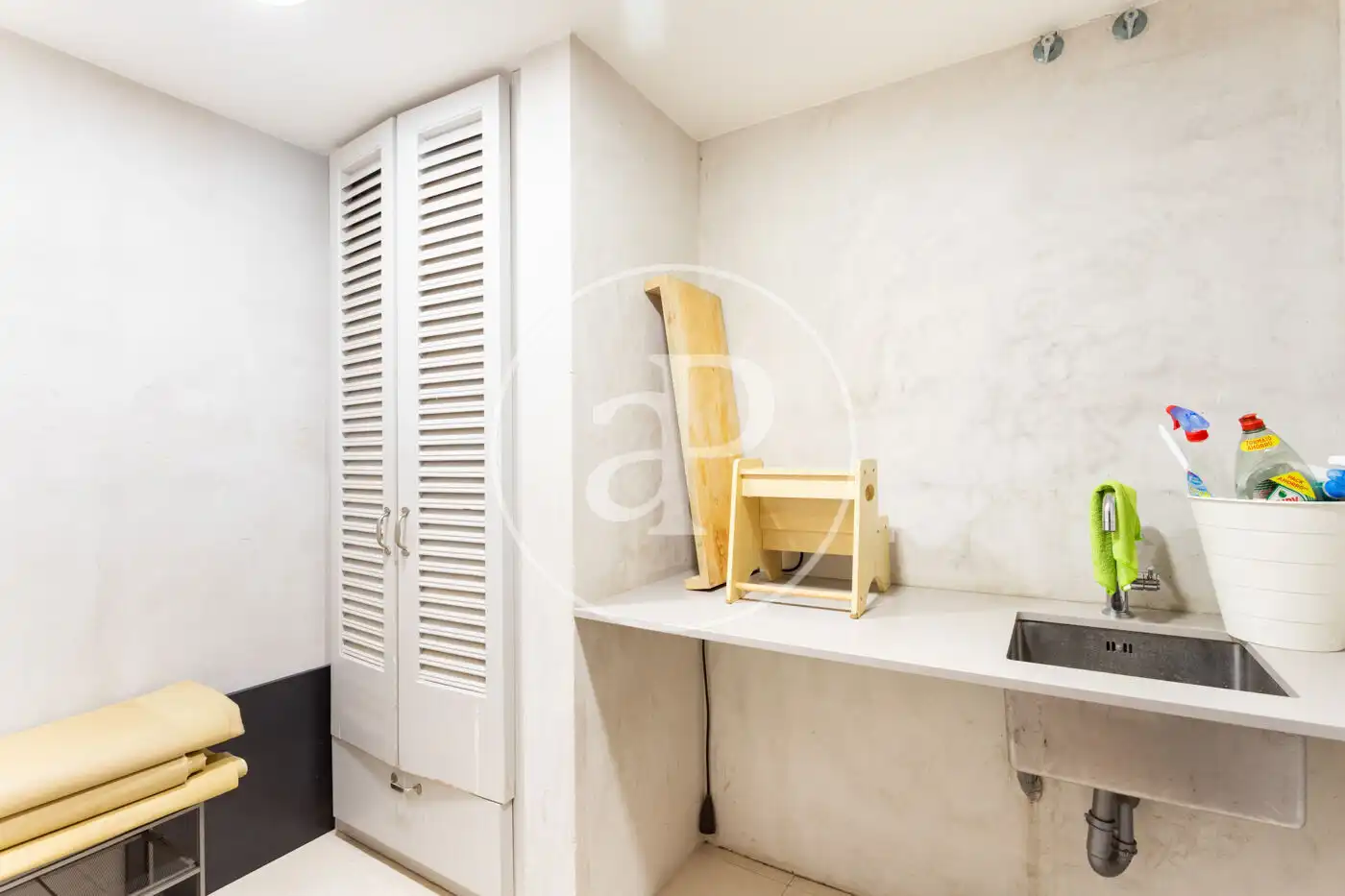 Dachboden zur Miete in Barcelona mit Klimaanlage, Heizung und Terrasse