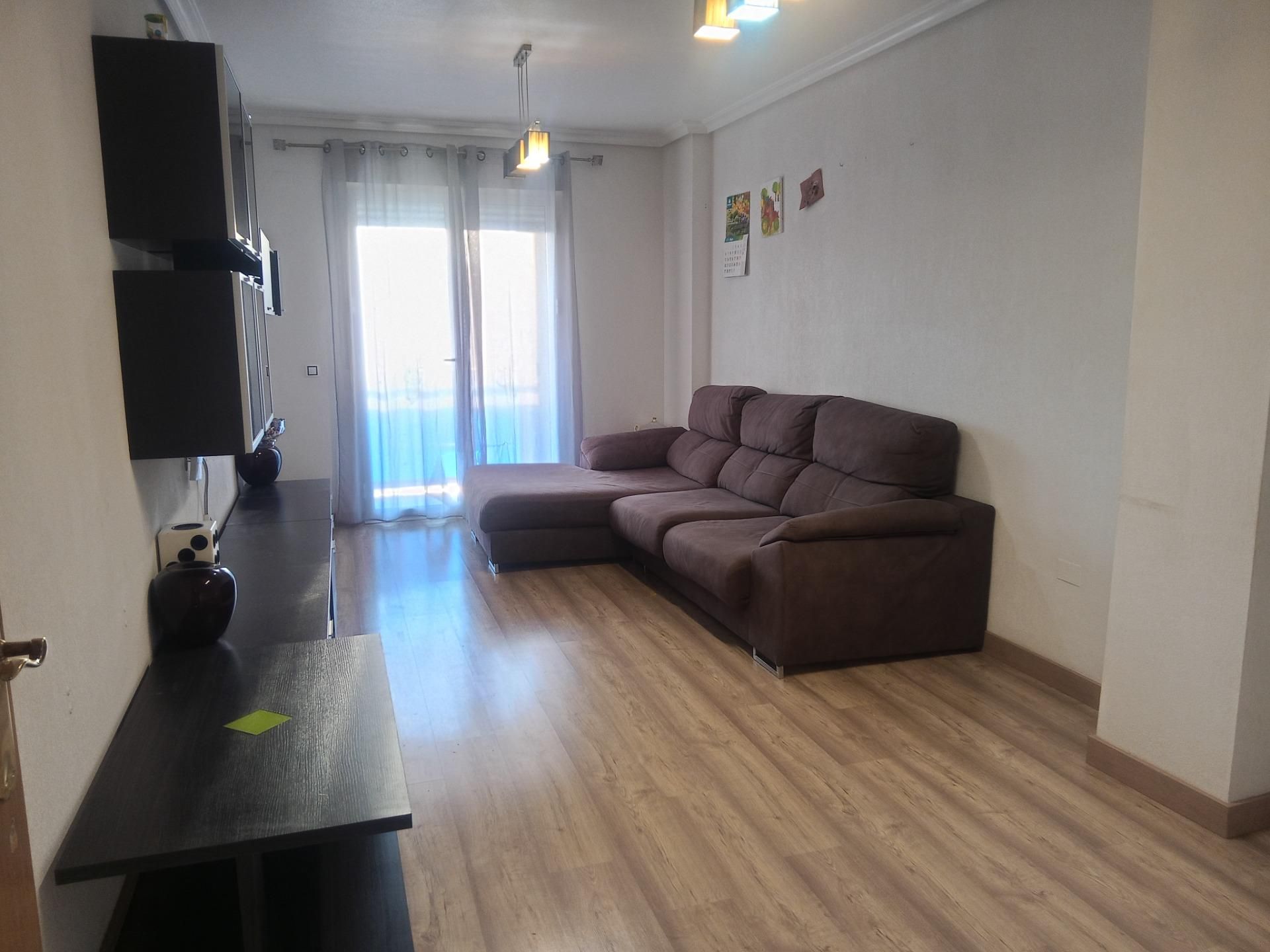 Living room of Flat for sale in Albatera  with Parquet flooring, Terrace and Balcony