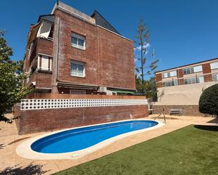 Piscina de Planta baixa de lloguer en Castelldefels amb Aire condicionat, Calefacció i Terrassa