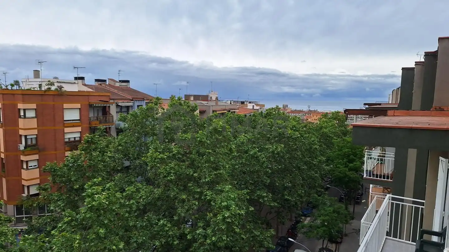 Außenansicht von Wohnung zum Verkauf in Mataró mit Klimaanlage und Terrasse