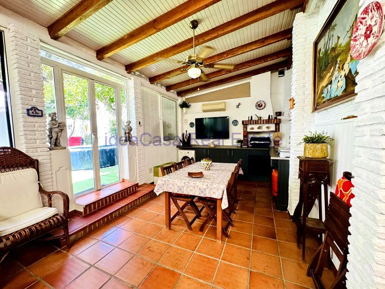 Cuina de Casa o xalet en venda en Málaga amb Aire condicionat, Jardí privat i Terrassa