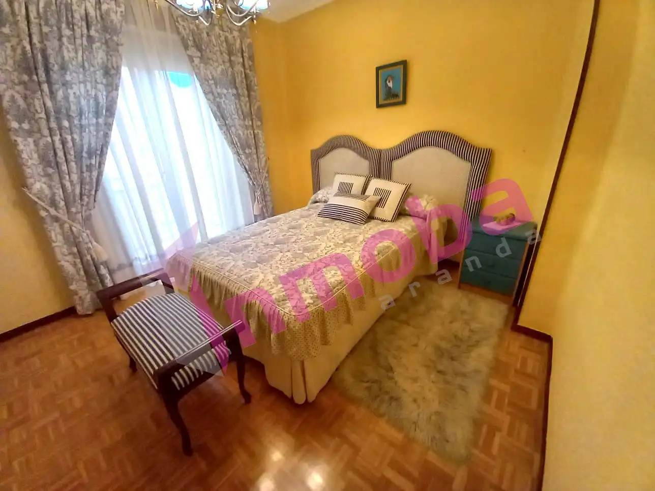 Dormitori de Casa o xalet en venda en Aranda de Duero amb Calefacció, Jardí privat i Parquet