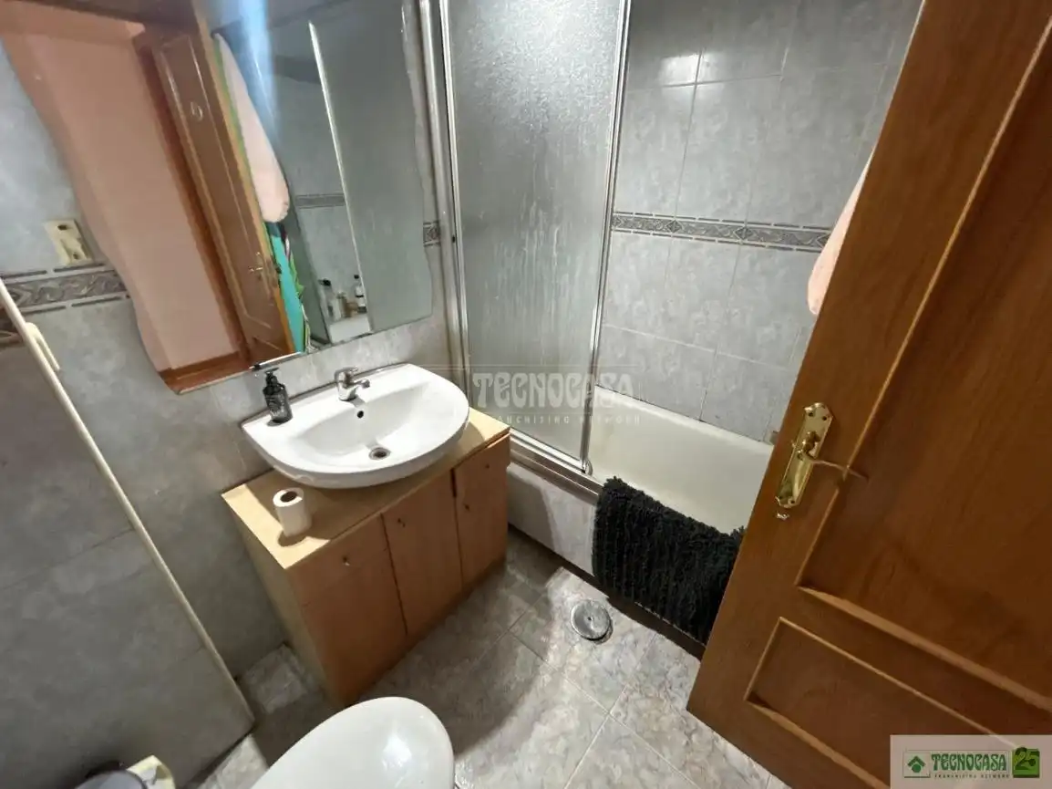 Baño de Piso en venta en Ciudad Real con Aire acondicionado, Calefacción y Piscina comunitaria
