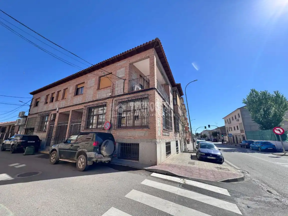 Vista exterior de Casa adosada en venta en Yepes con Calefacción