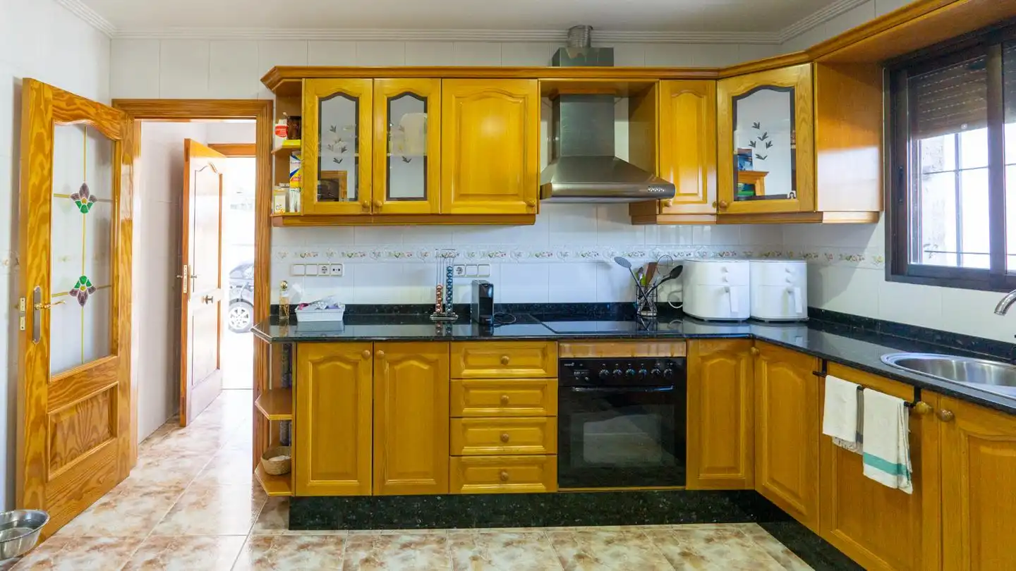 Cocina de Casa o chalet en venta en Crevillent con Aire acondicionado, Jardín privado y Terraza